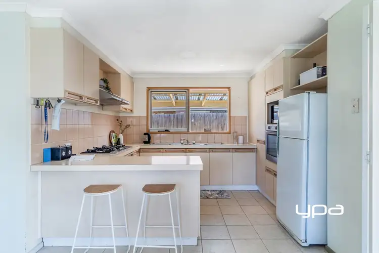 Second view of Homely house listing, 6 Birkdale Court, Sunbury VIC 3429