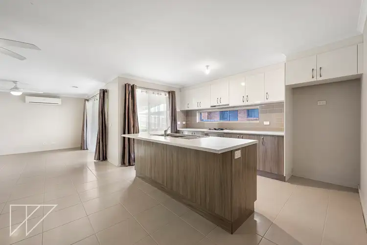 Fifth view of Homely house listing, 10 Karrala Court, Drouin VIC 3818