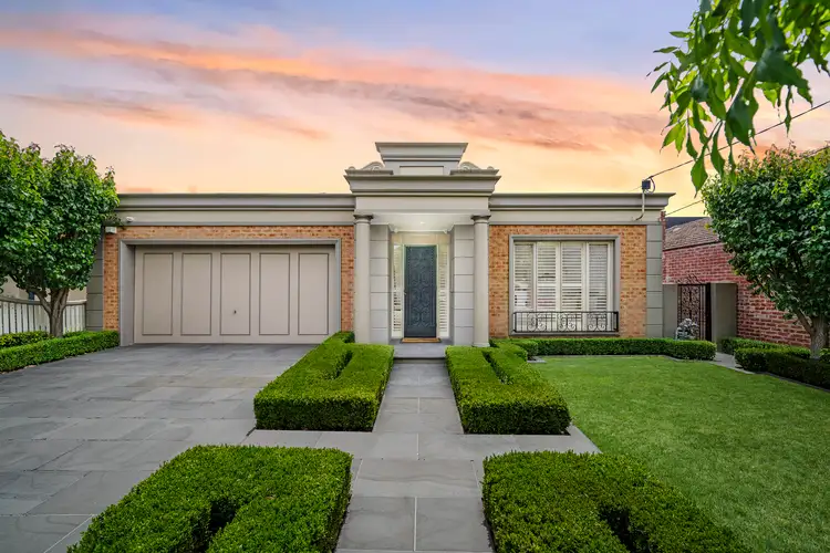 4 Balmoral Ave, Strathmore VIC 3041