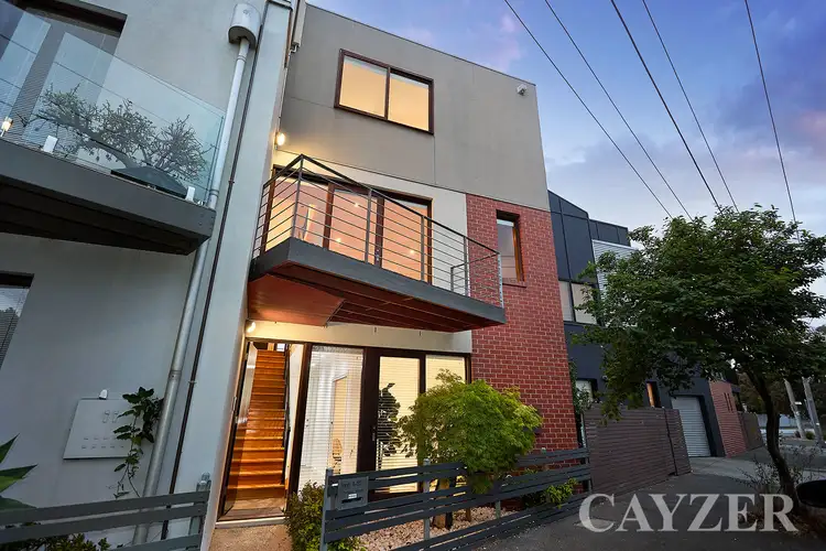 4/61 Derham Street