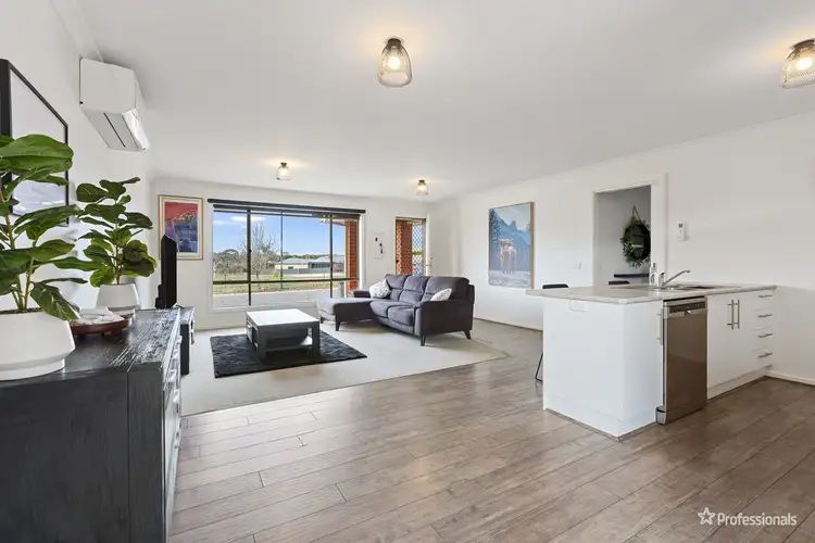Second view of Homely house listing, 4 Lowery Court, Maryborough VIC 3465