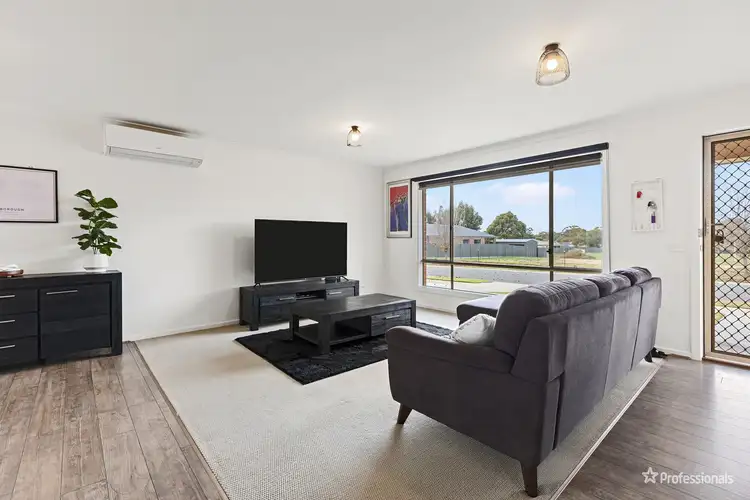 Fourth view of Homely house listing, 4 Lowery Court, Maryborough VIC 3465