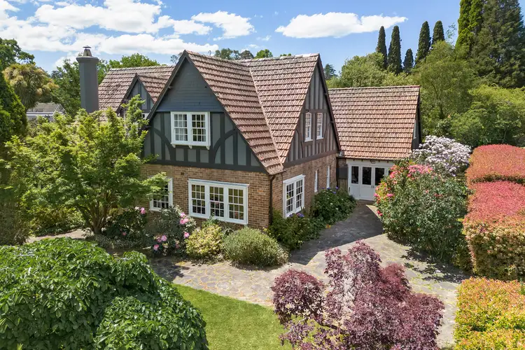 32 Aitken Road