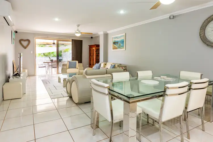 Sixth view of Homely semi-detached listing, 4 Cauchi Court, Avoca QLD 4670