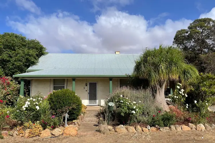 5-7 Warrow Road, Cummins SA 5631