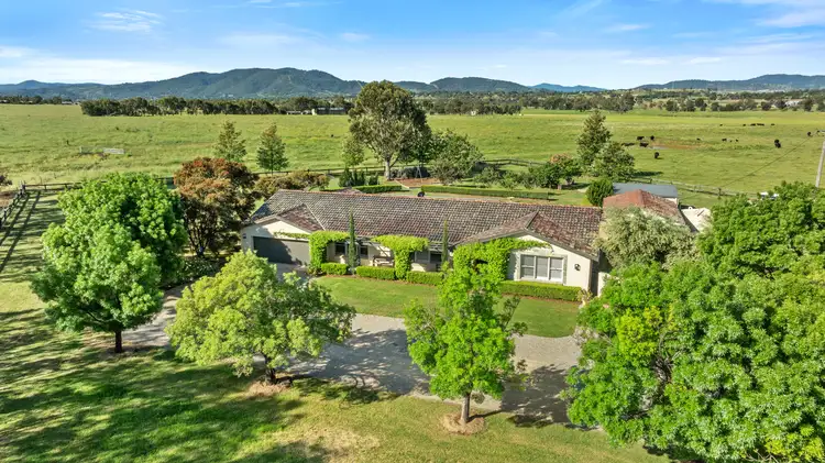 63 Roberts Road, Tamworth NSW 2340