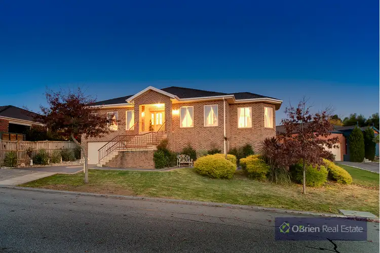 19 Ellesse Way, Berwick VIC 3806