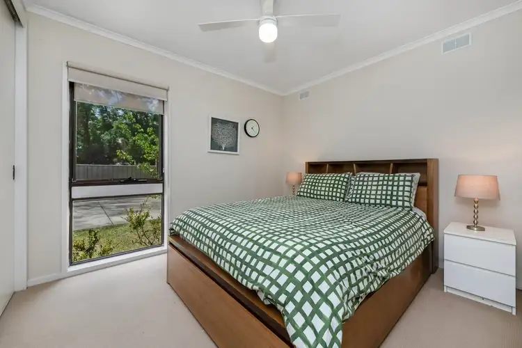 Fifth view of Homely house listing, 2/11 Beverley Street, Kangaroo Flat VIC 3555