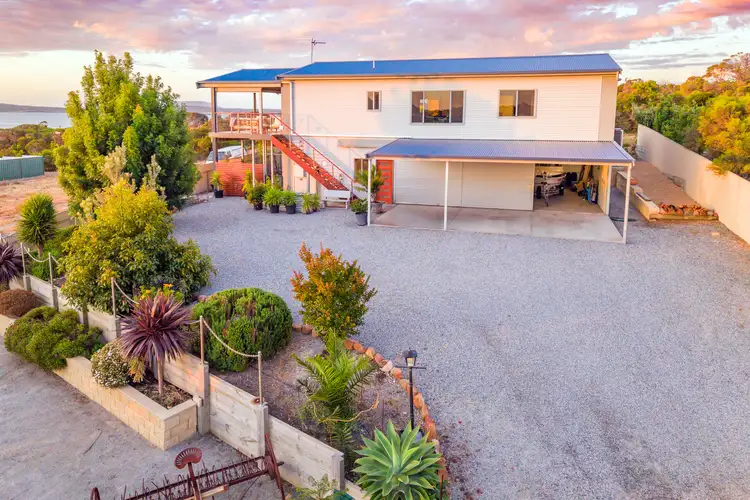 6 Sophie Crescent, Coffin Bay SA 5607
