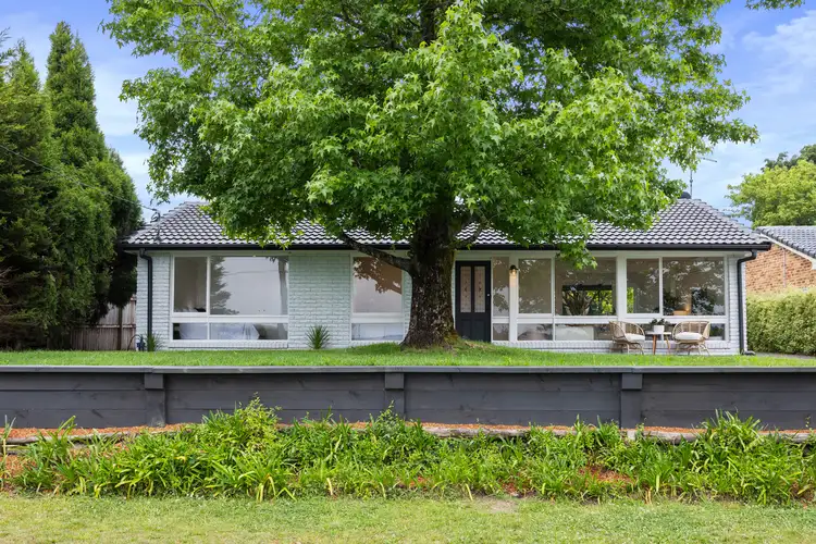 11 Maple Grove, Wentworth Falls NSW 2782