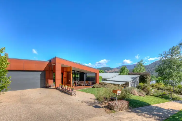 16 Ballroom Court, Bright VIC 3741