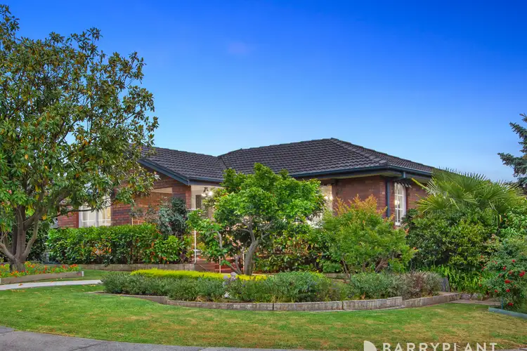 2 Ponsford Avenue, Wantirna South VIC 3152