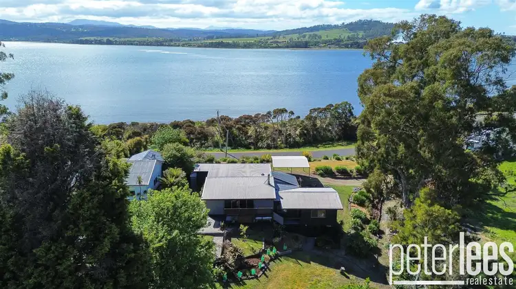 11 Beach Road, Gravelly Beach TAS 7276