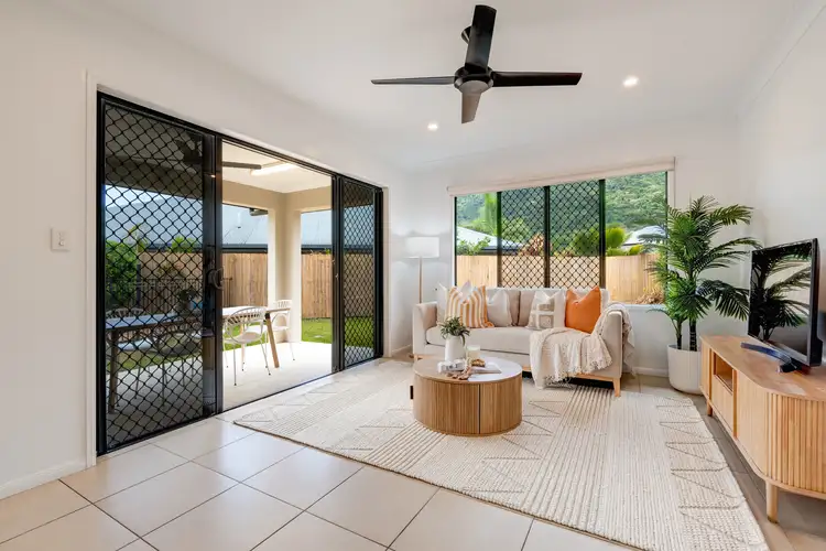 7 Daykin Close, Redlynch QLD 4870