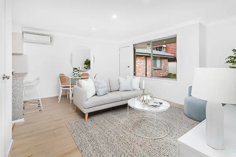 4/11 Owen Street
