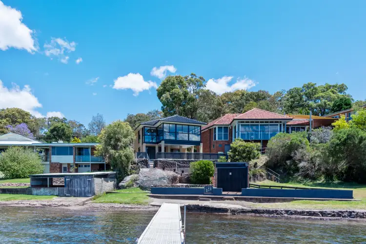 5 Excelsior Parade, Carey Bay NSW 2283
