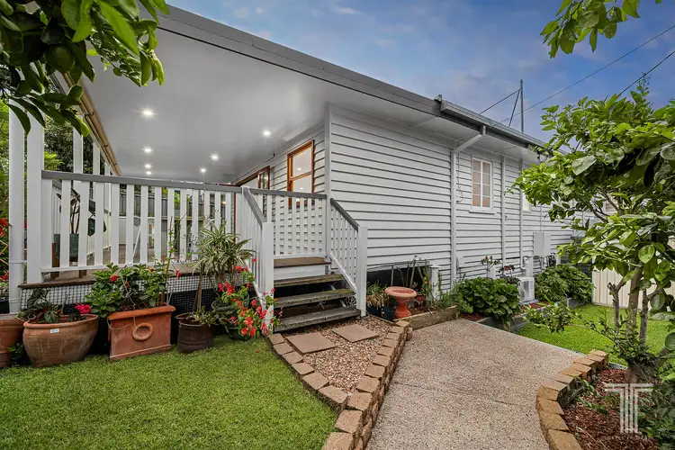 27 Kennington Road, Camp Hill QLD 4152