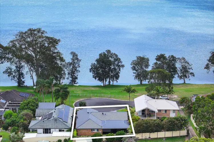 19 Lakeside Close, Bonnells Bay NSW 2264