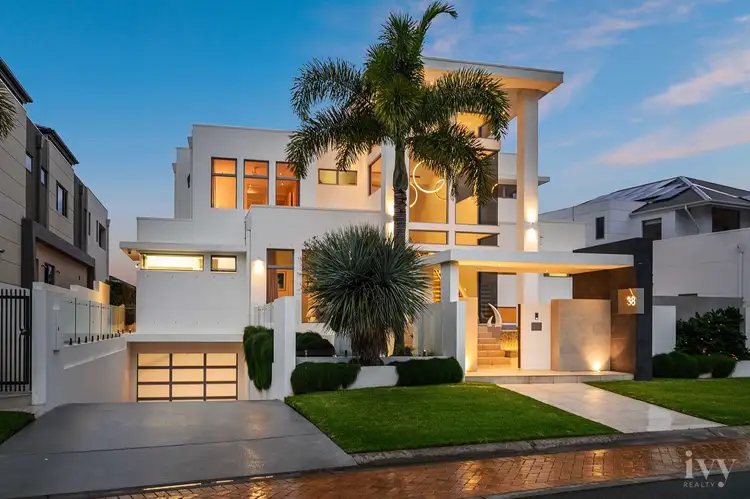 38 Royal Albert Crescent, Sovereign Islands QLD 4216