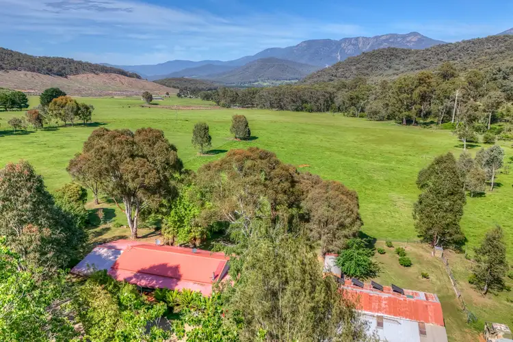 51 Baroni Lane, Porepunkah VIC 3740