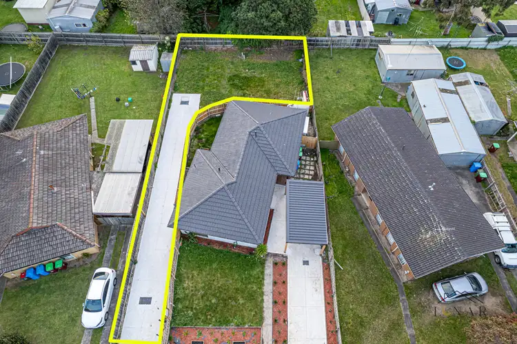 2/15 Fairbairn Road, Cranbourne VIC 3977