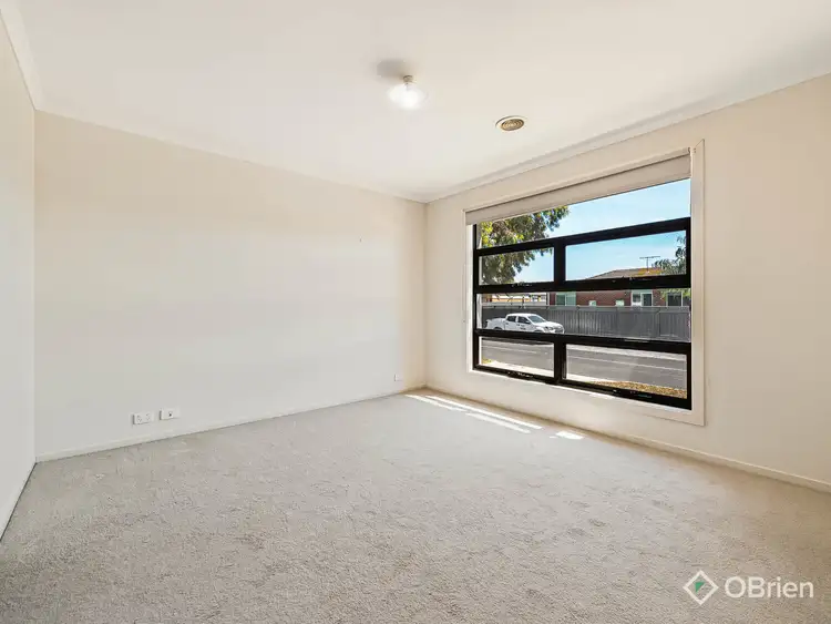 Fifth view of Homely house listing, 32 Howard Place, Deer Park VIC 3023