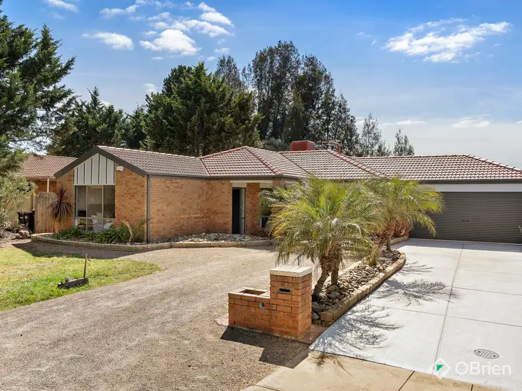 8 Ahmet Place, Hillside VIC 3037