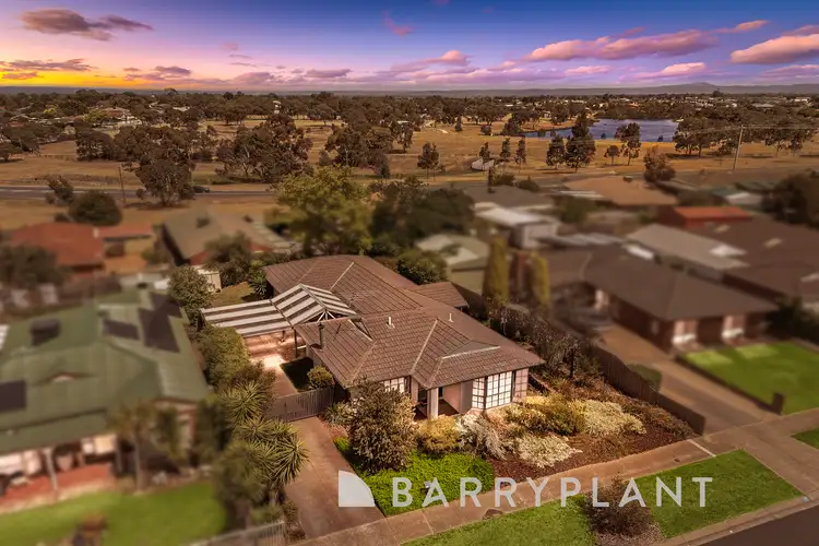 15 Winfield Drive, Kurunjang VIC 3337