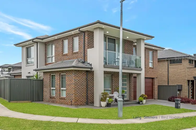 28 Mulvihill Crescent, Denham Court NSW 2565
