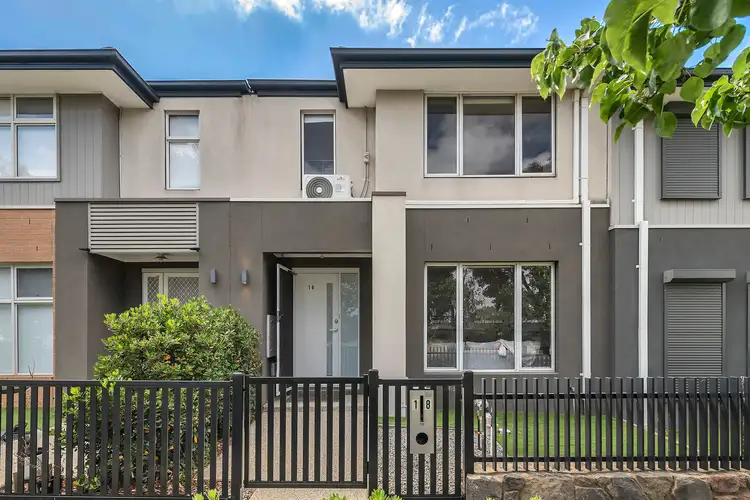18 Parkforest Walk, Craigieburn VIC 3064