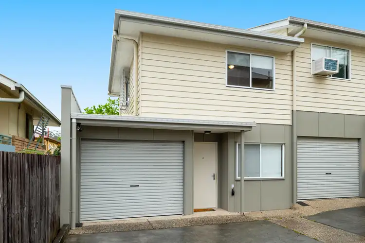 2/61 Thomas Street, Greenslopes QLD 4120