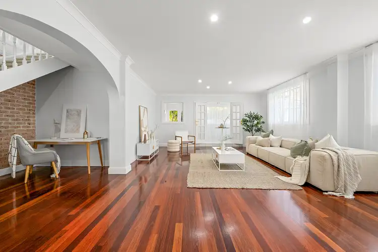 25 Woodside Drive, Eleebana NSW 2282