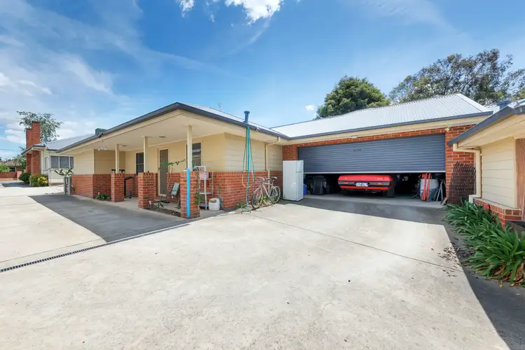 Main view of Homely townhouse listing, 2/8 Mitchell Street, Wodonga VIC 3690