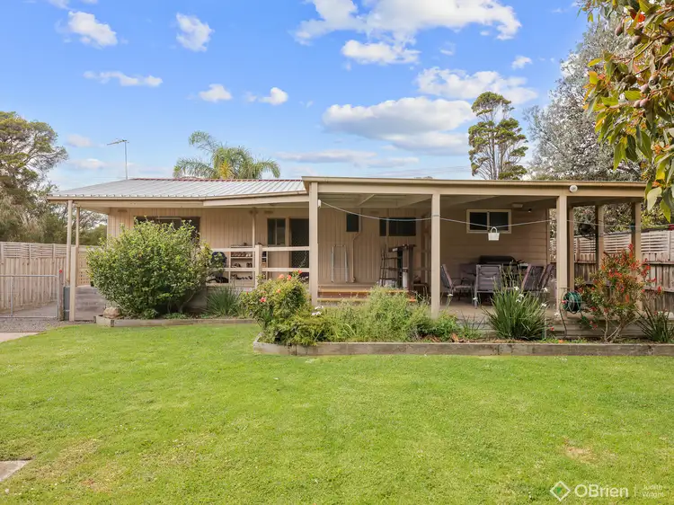20 Pine Avenue, Cowes VIC 3922