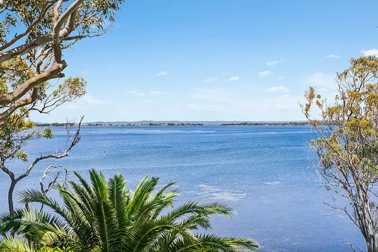 140 Diamond Head Drive, Budgewoi NSW 2262