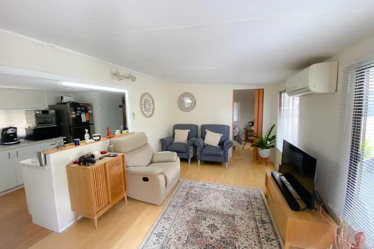 28A/570 Pine Ridge Road