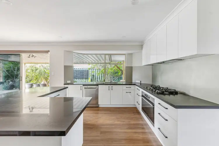 7 Carbla Court, Ballajura WA 6066