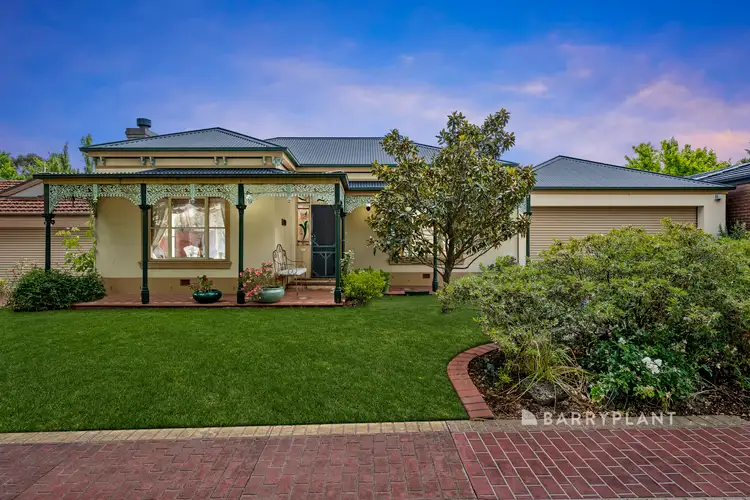 16 Grant Close, Berwick VIC 3806