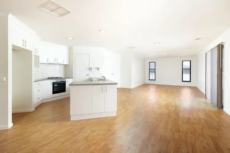 Second view of Homely house listing, 10 Windsor Street, Wodonga VIC 3690