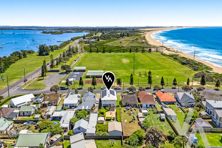 7 Meredith Street, Stockton NSW 2295