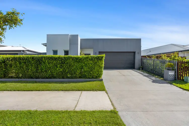 35 Flintwood Crescent, Palmview QLD 4553