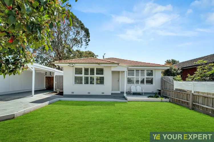 18 Meadow Wood Walk, Narre Warren VIC 3805
