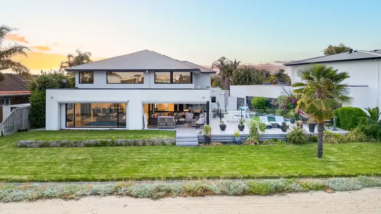 14 Beachcomber Court