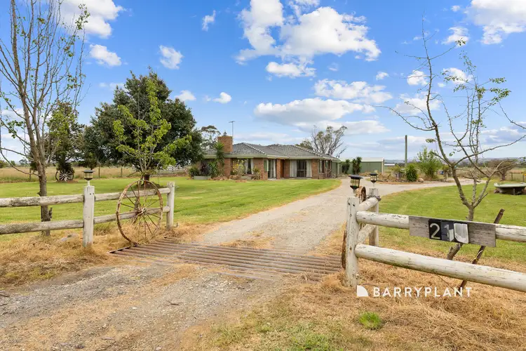 215 Mccraws Road, Nar Nar Goon VIC 3812