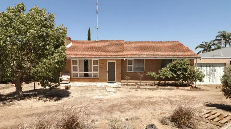 24 Nugent Street, Wongan Hills WA 6603