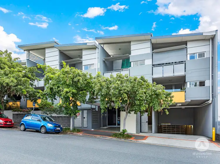 3/92 Robertson Street