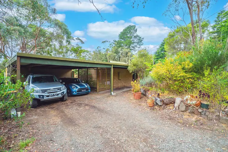 120 Moss Avenue, Mount Helen VIC 3350