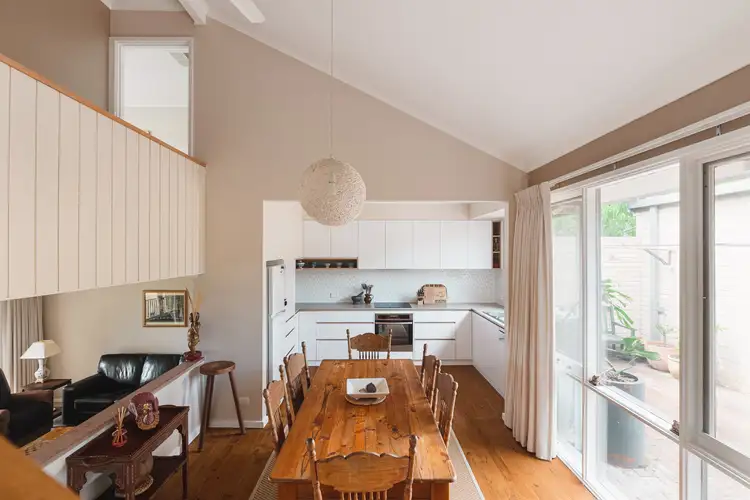 10 Teague Street, Cook ACT 2614