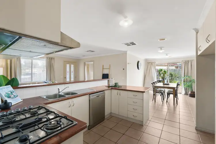 Fourth view of Homely house listing, 5 Emu Court, Werribee VIC 3030