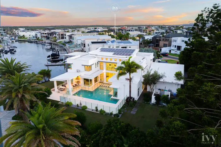 2-4 Royal Albert Crescent, Sovereign Islands QLD 4216